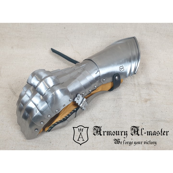 Hardened Gothic gloves 
