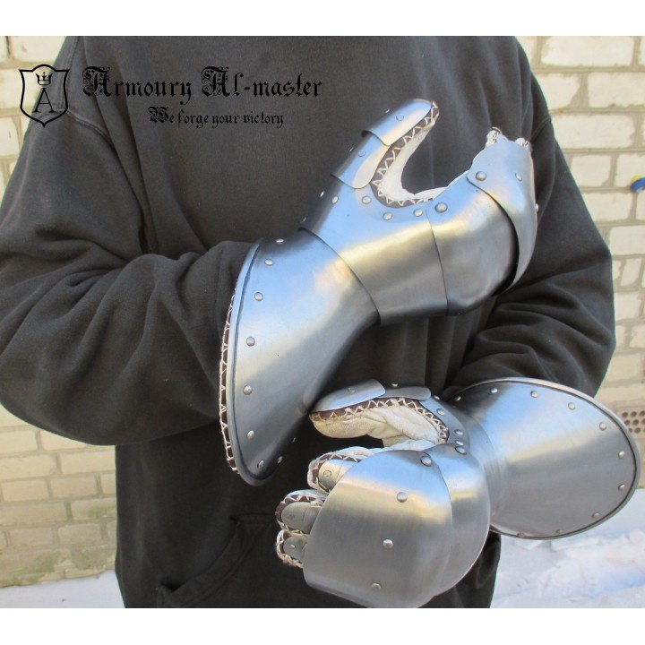 Italian gauntlets 1450