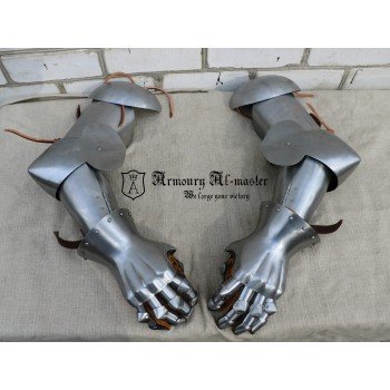 Set arms 14 century with gloves