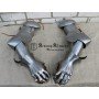 Set arms 14 century with gloves