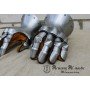 Set arms 14 century with gloves